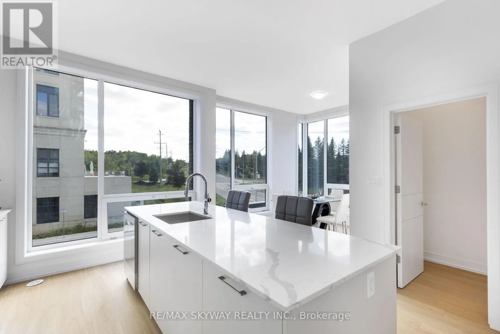 7 TAYLOR COURT