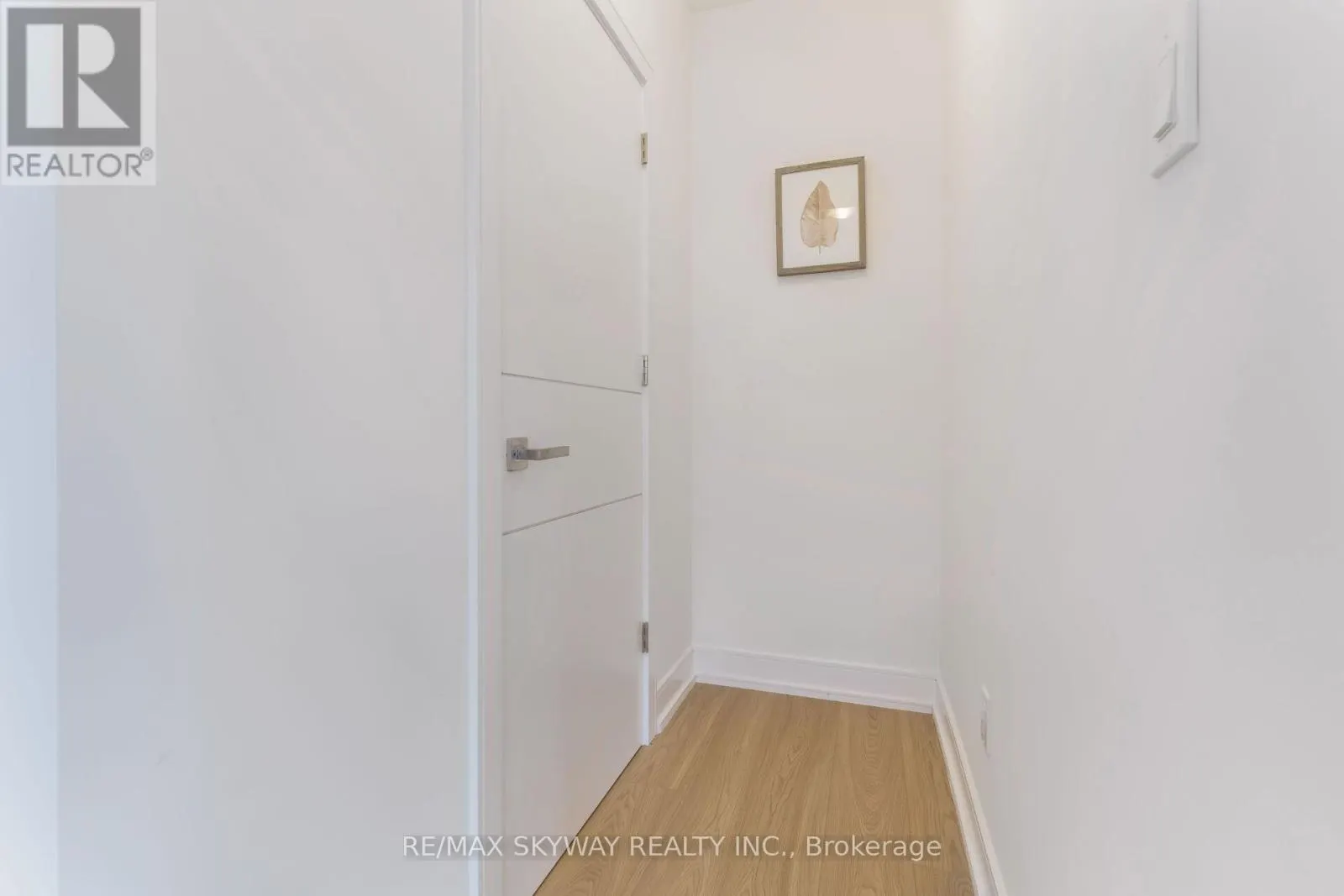 7 TAYLOR COURT
