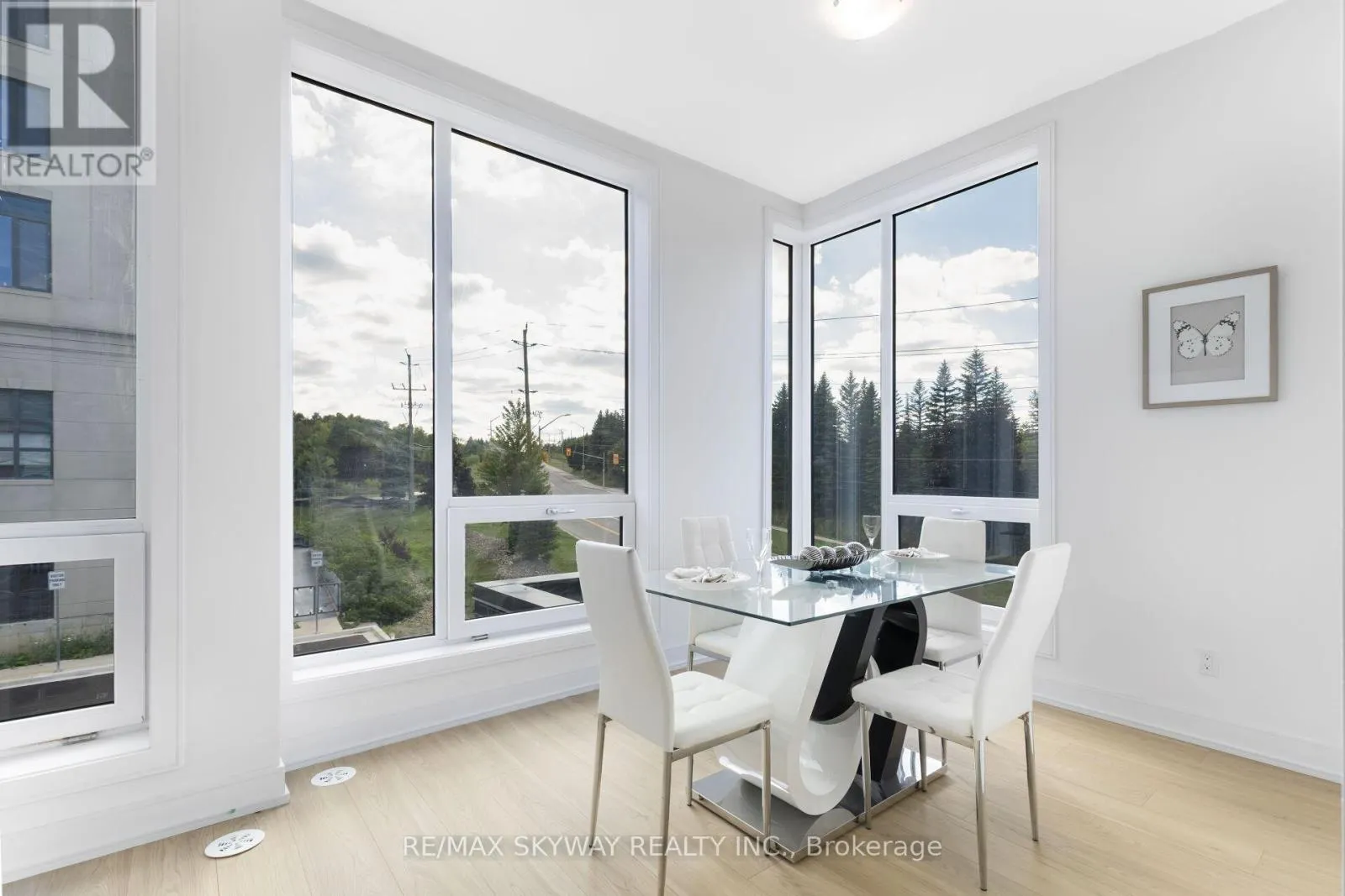7 TAYLOR COURT