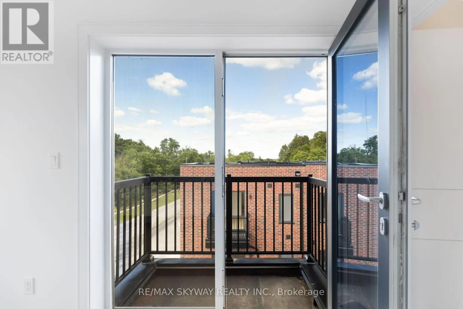 7 TAYLOR COURT