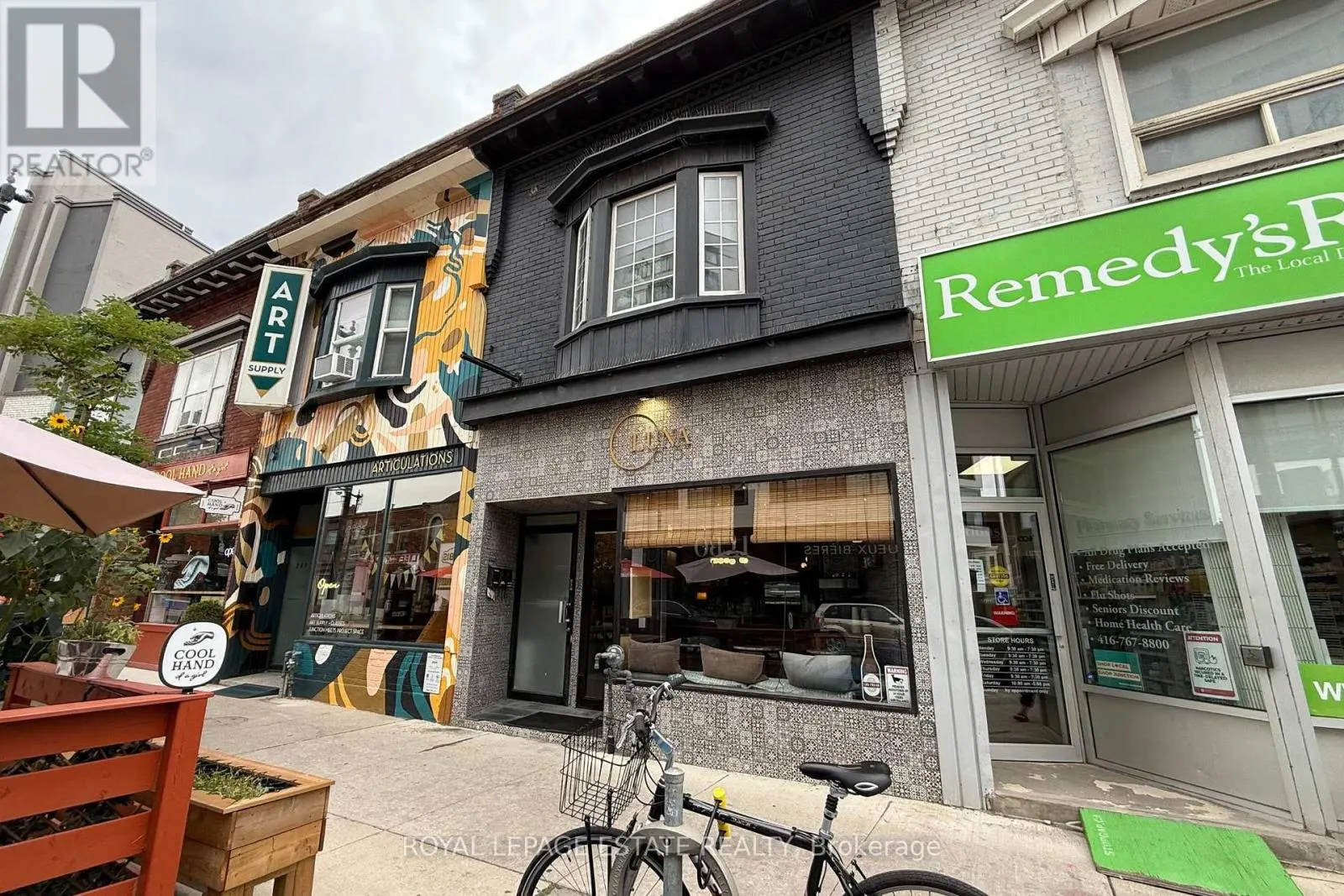 2800 DUNDAS STREET W
