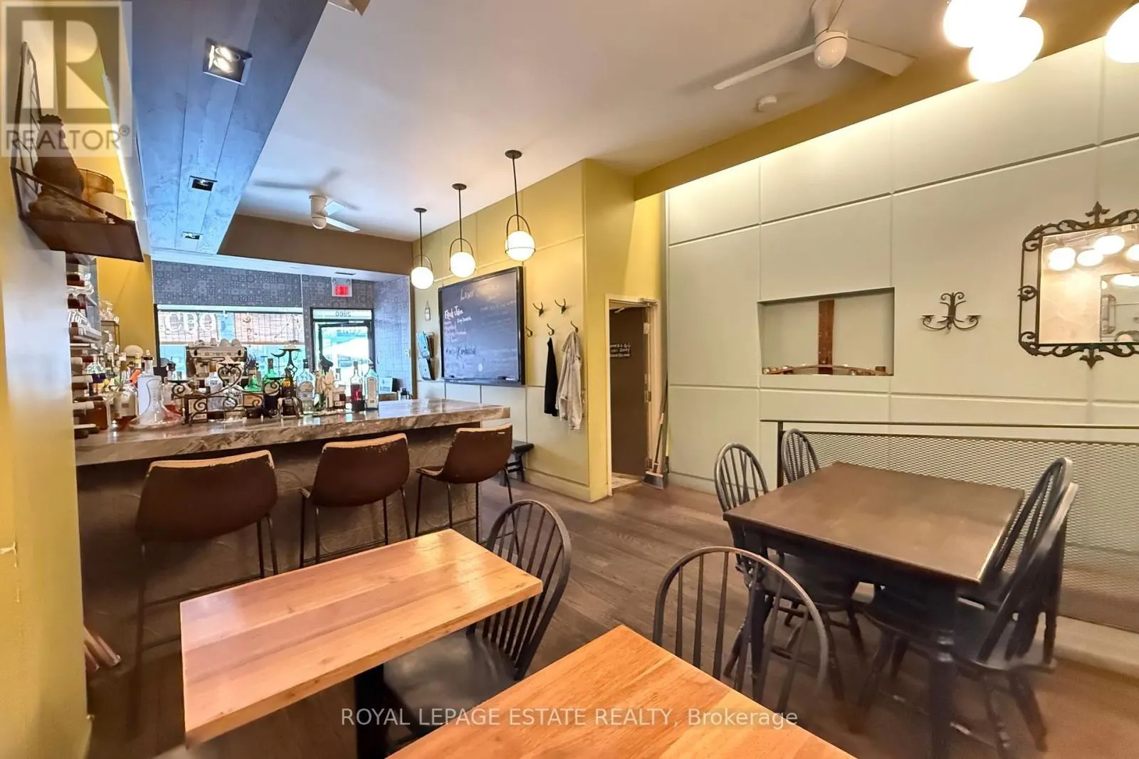 2800 DUNDAS STREET W