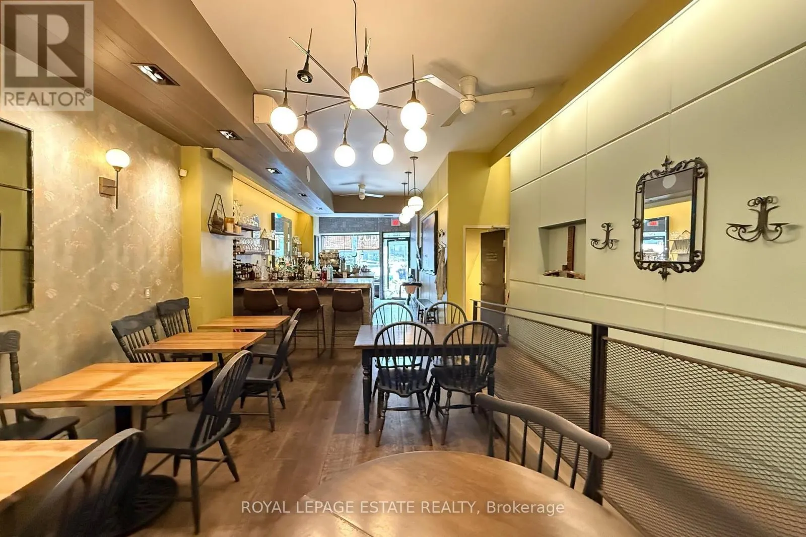 2800 DUNDAS STREET W