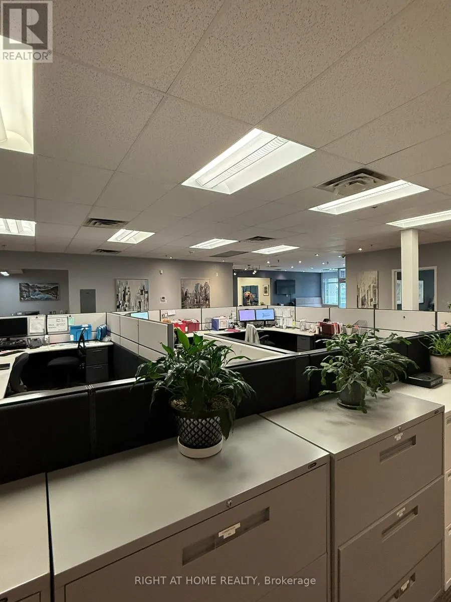 OFFICE C1 - 300 SUPERTEST ROAD