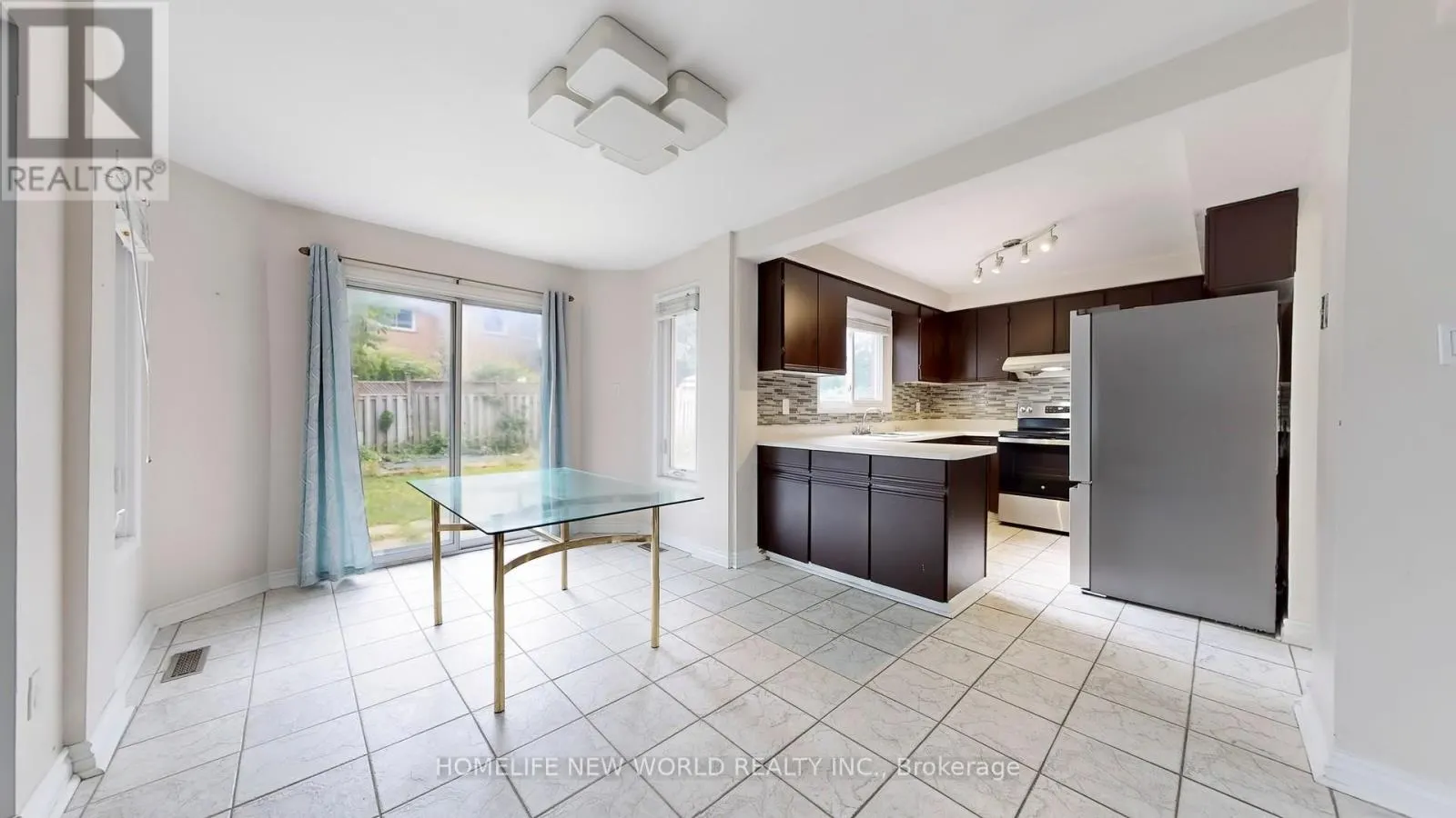 572 NISBET COURT