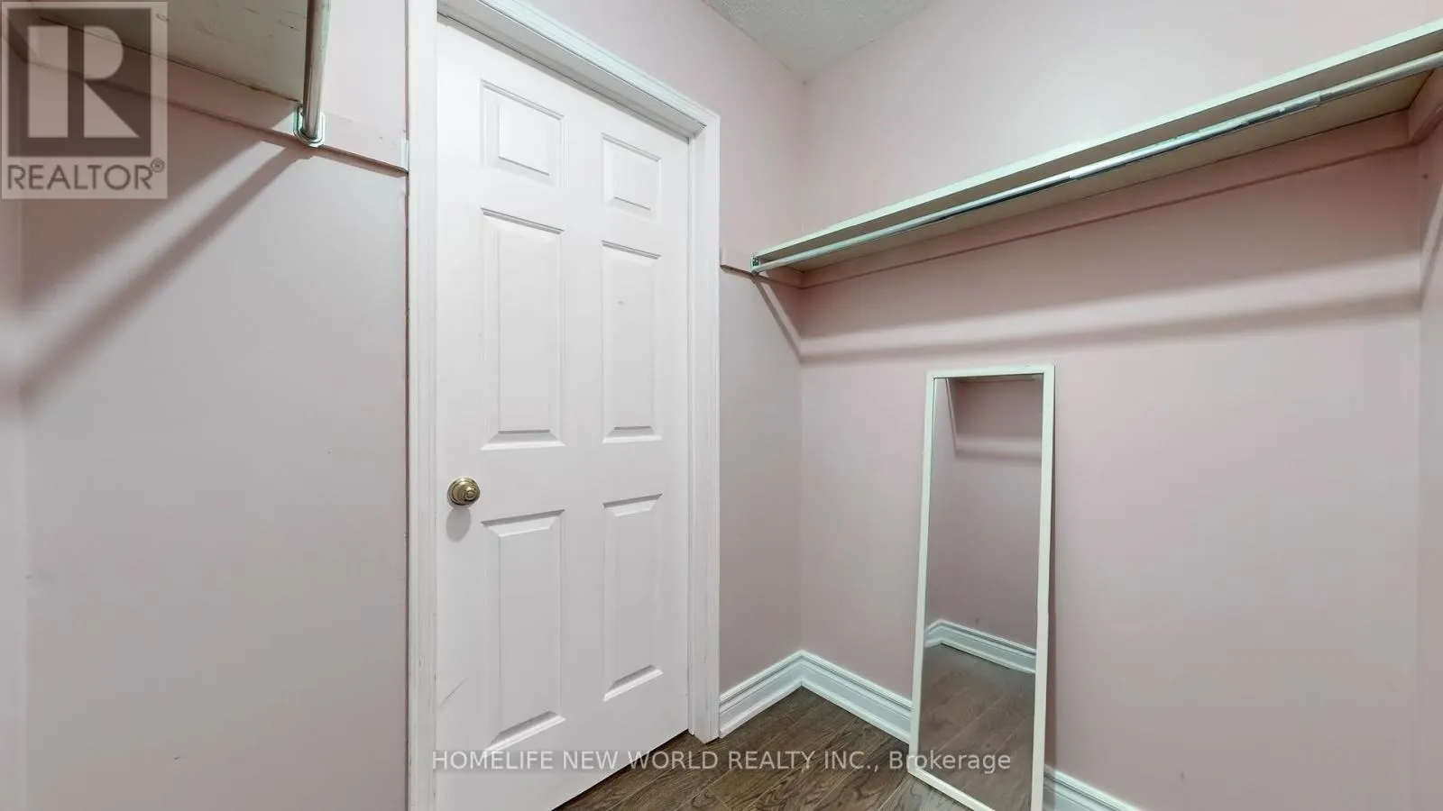 572 NISBET COURT