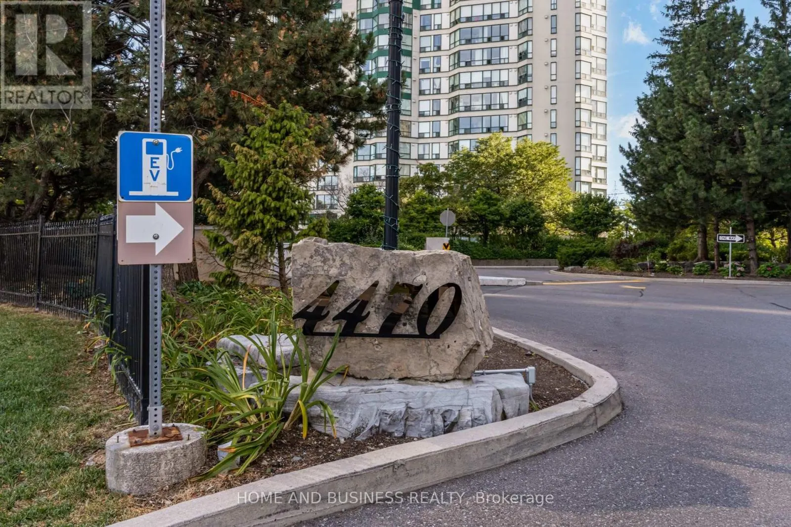 1807 - 4470 TUCANA COURT