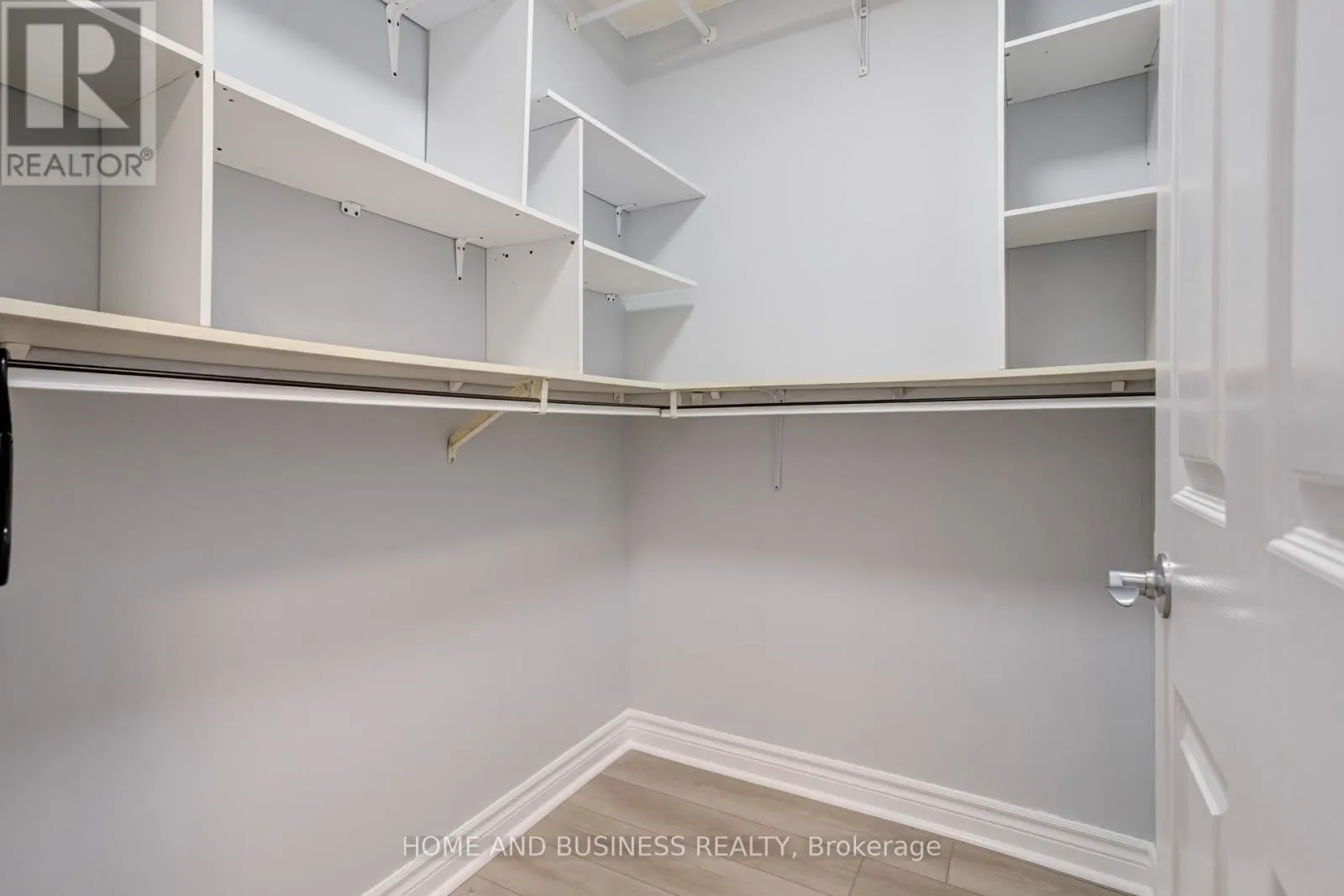 1807 - 4470 TUCANA COURT