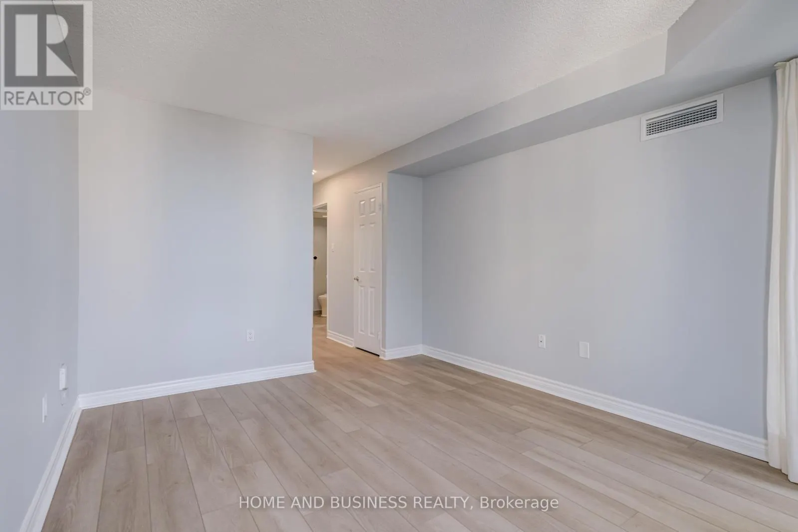 1807 - 4470 TUCANA COURT