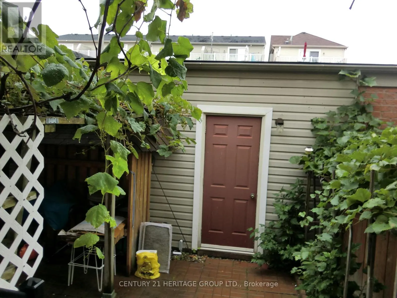 32 LEITCH AVENUE