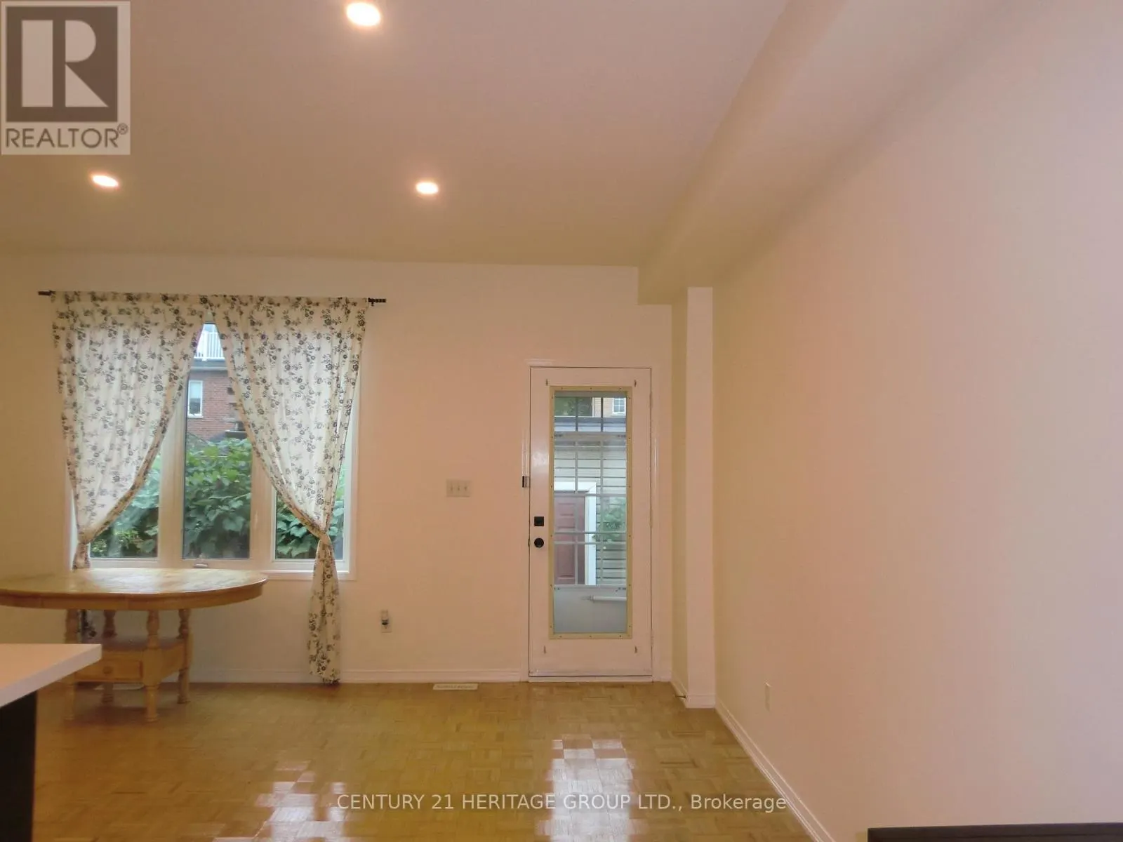 32 LEITCH AVENUE