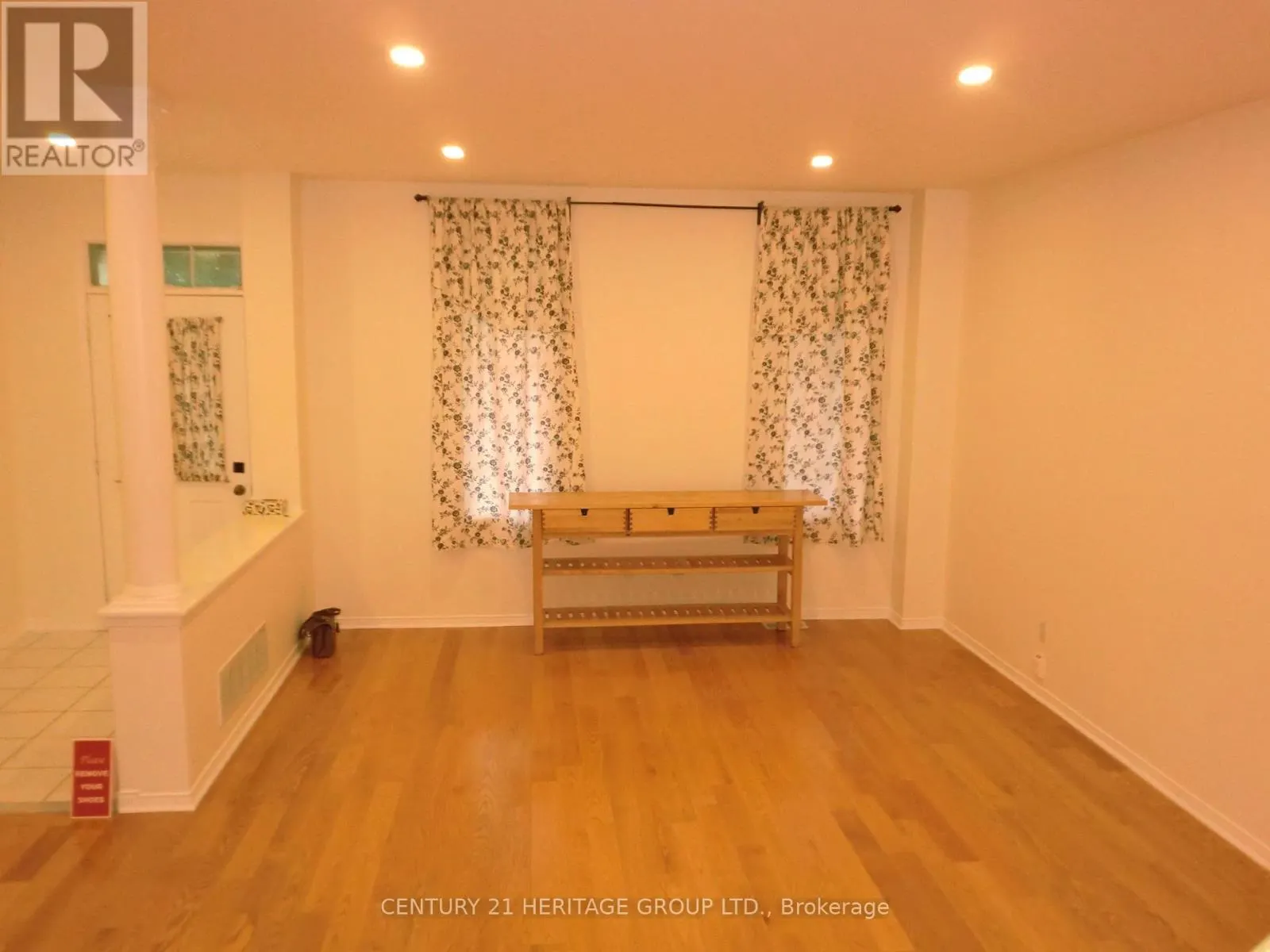 32 LEITCH AVENUE
