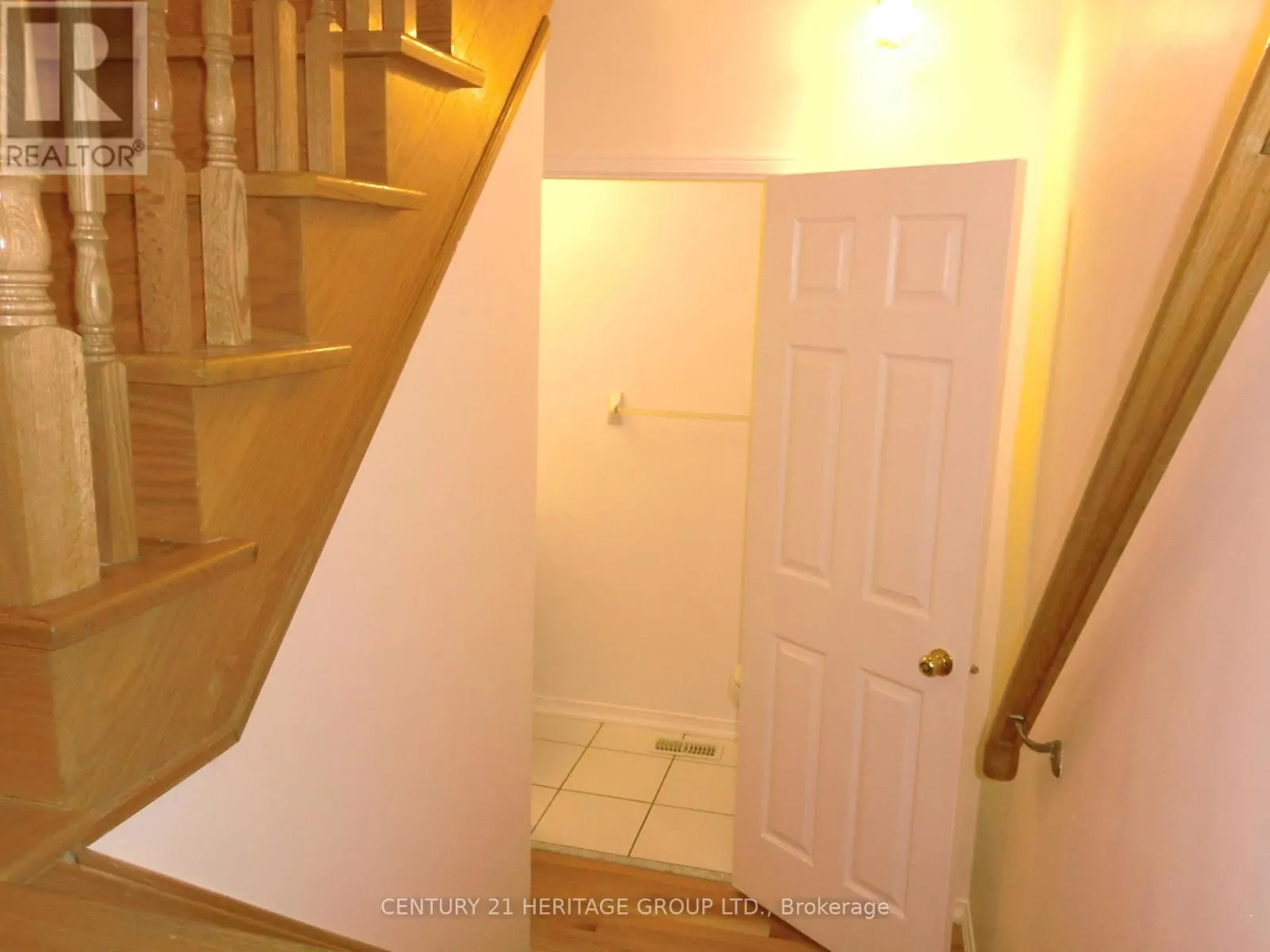 32 LEITCH AVENUE