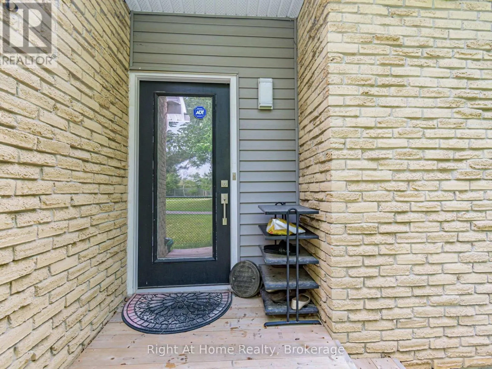 581 BEAVER COURT
