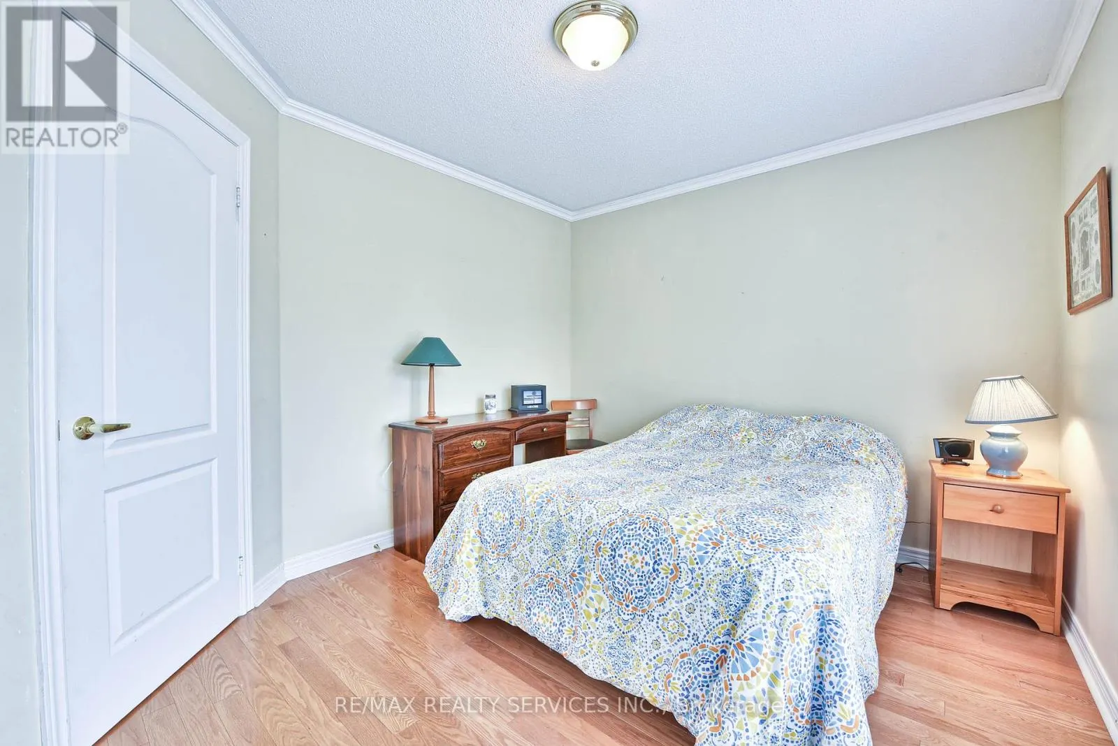 5 FALCONWOOD PLACE