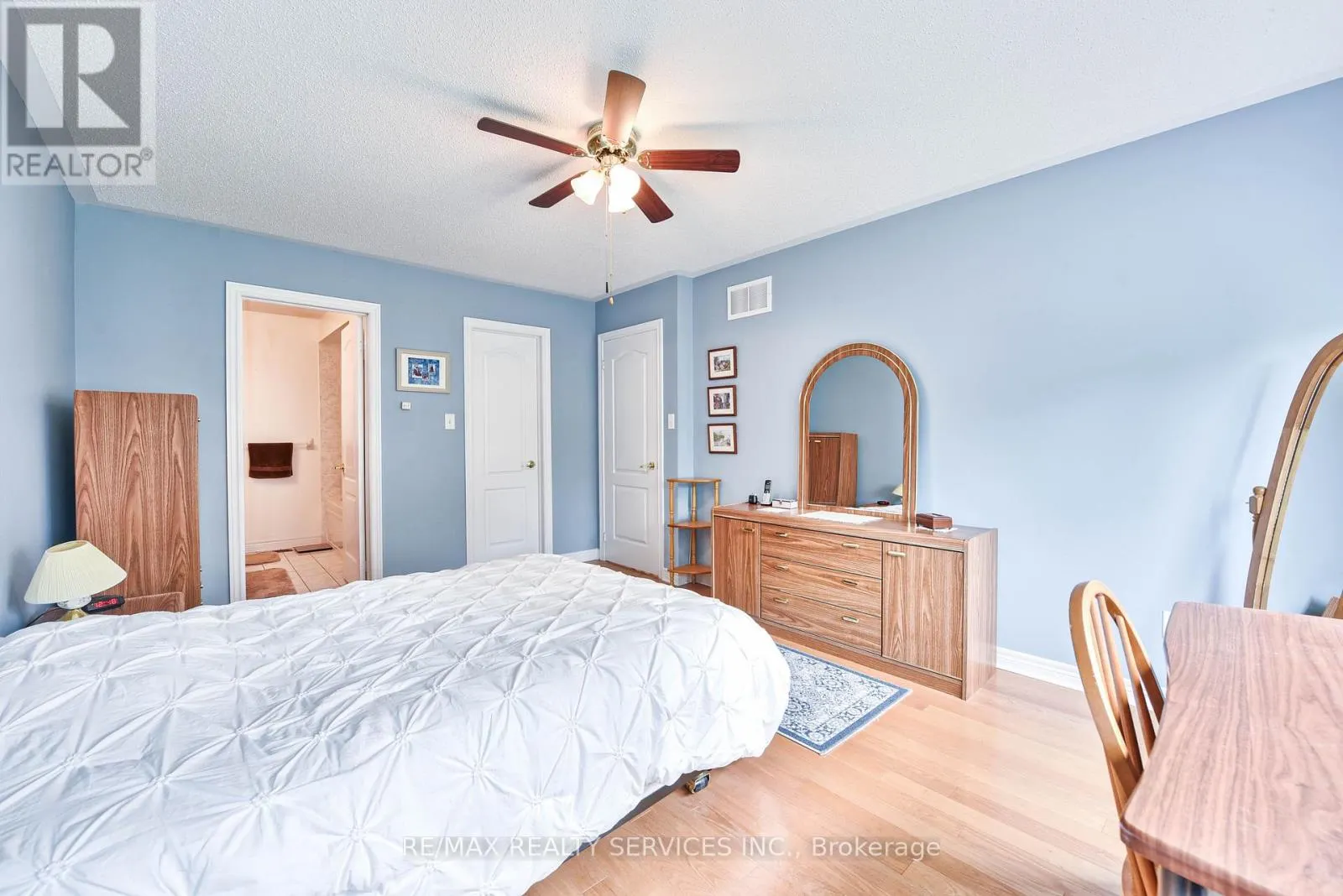 5 FALCONWOOD PLACE