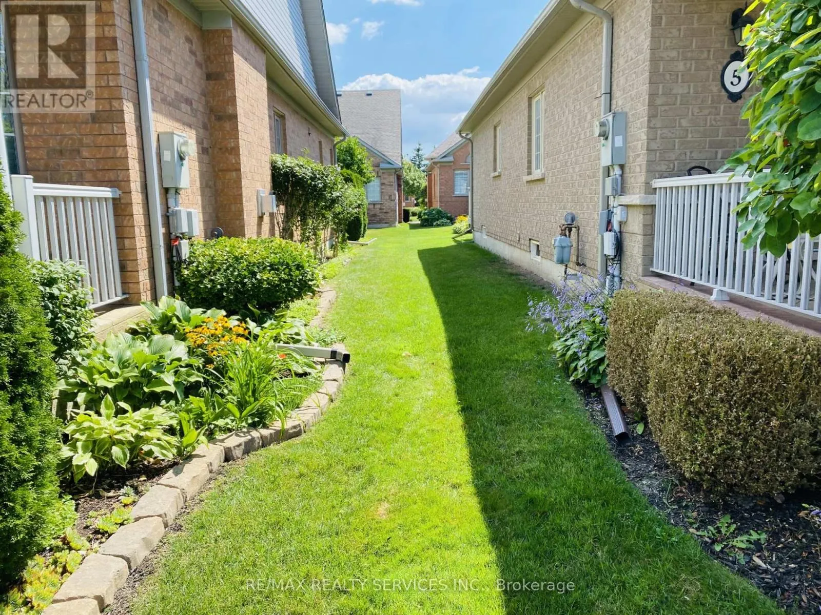 5 FALCONWOOD PLACE