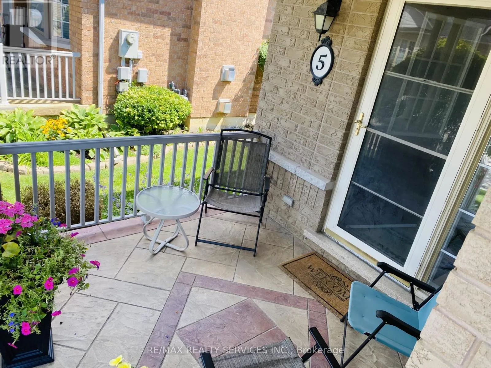 5 FALCONWOOD PLACE