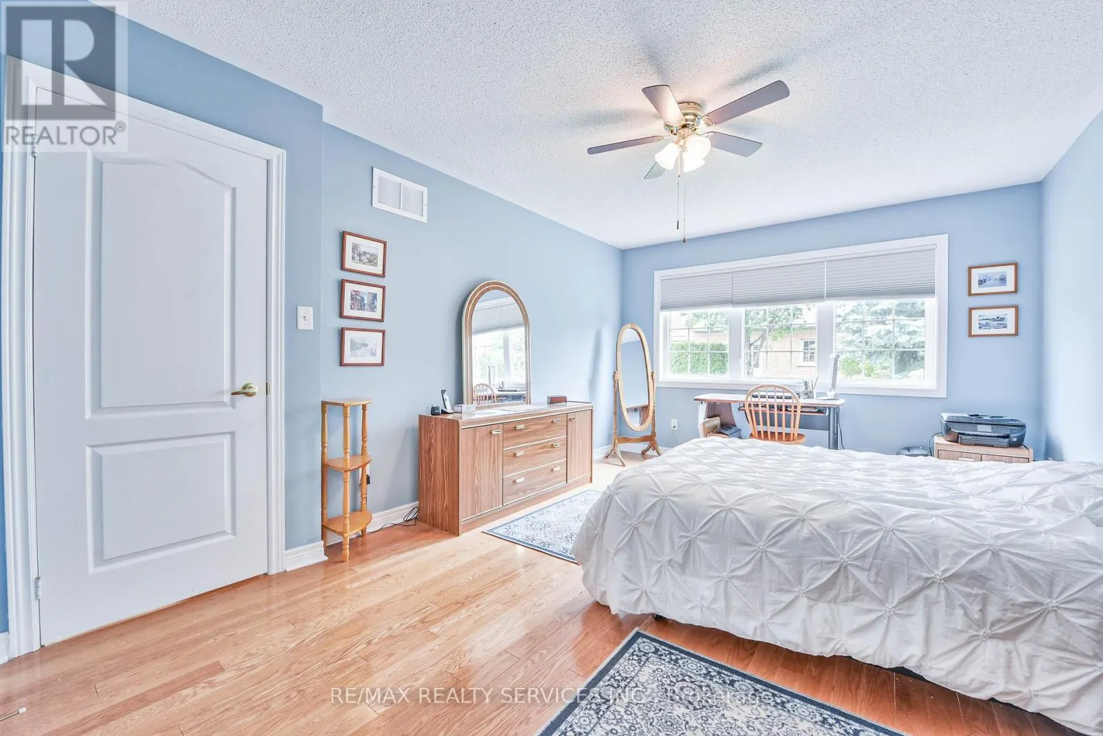 5 FALCONWOOD PLACE