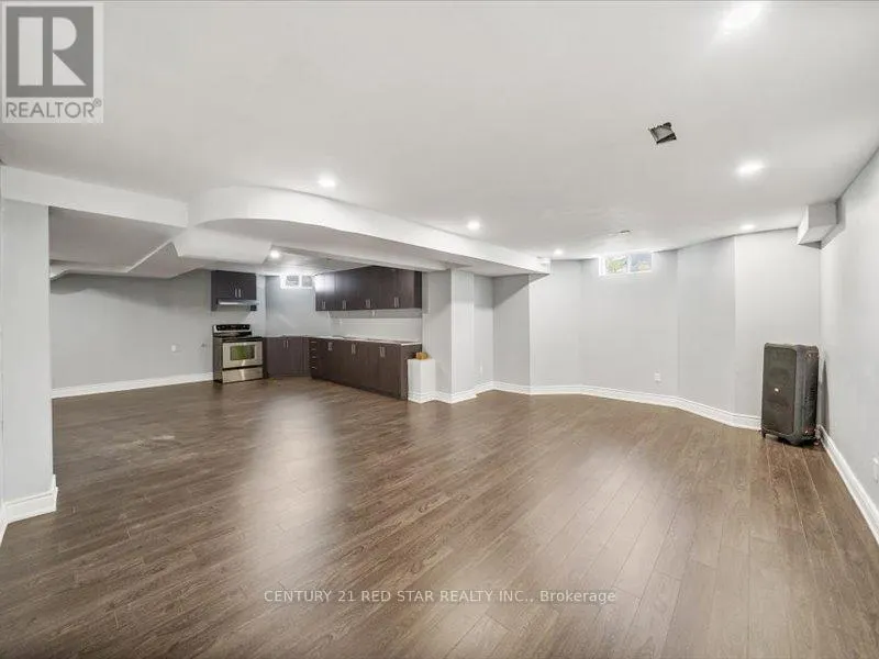 31 EIFFEL BOULEVARD