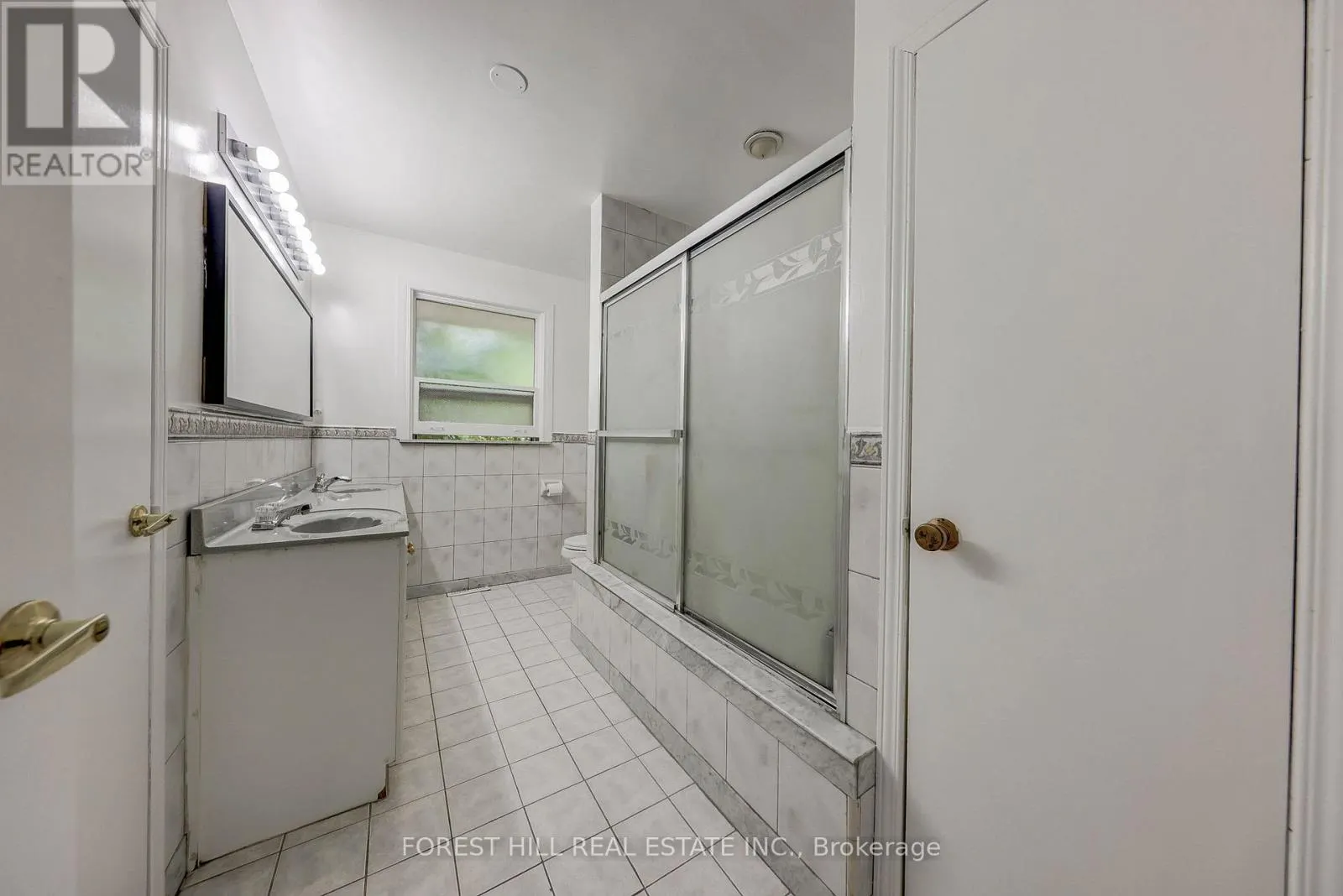89 PORTAGE AVENUE