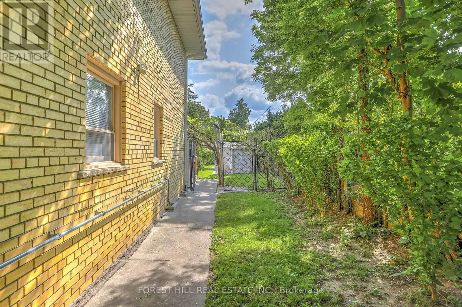 89 PORTAGE AVENUE