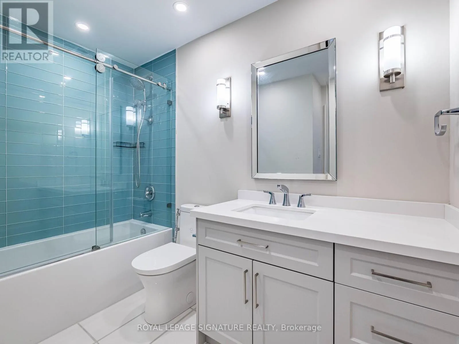 2204 - 24 HANOVER ROAD