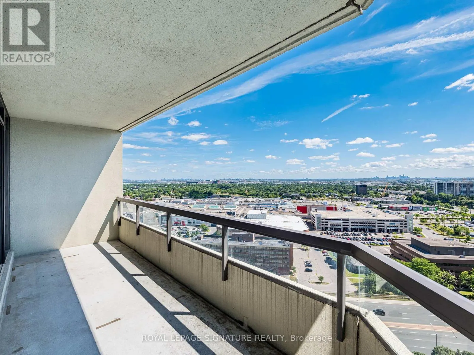 2204 - 24 HANOVER ROAD