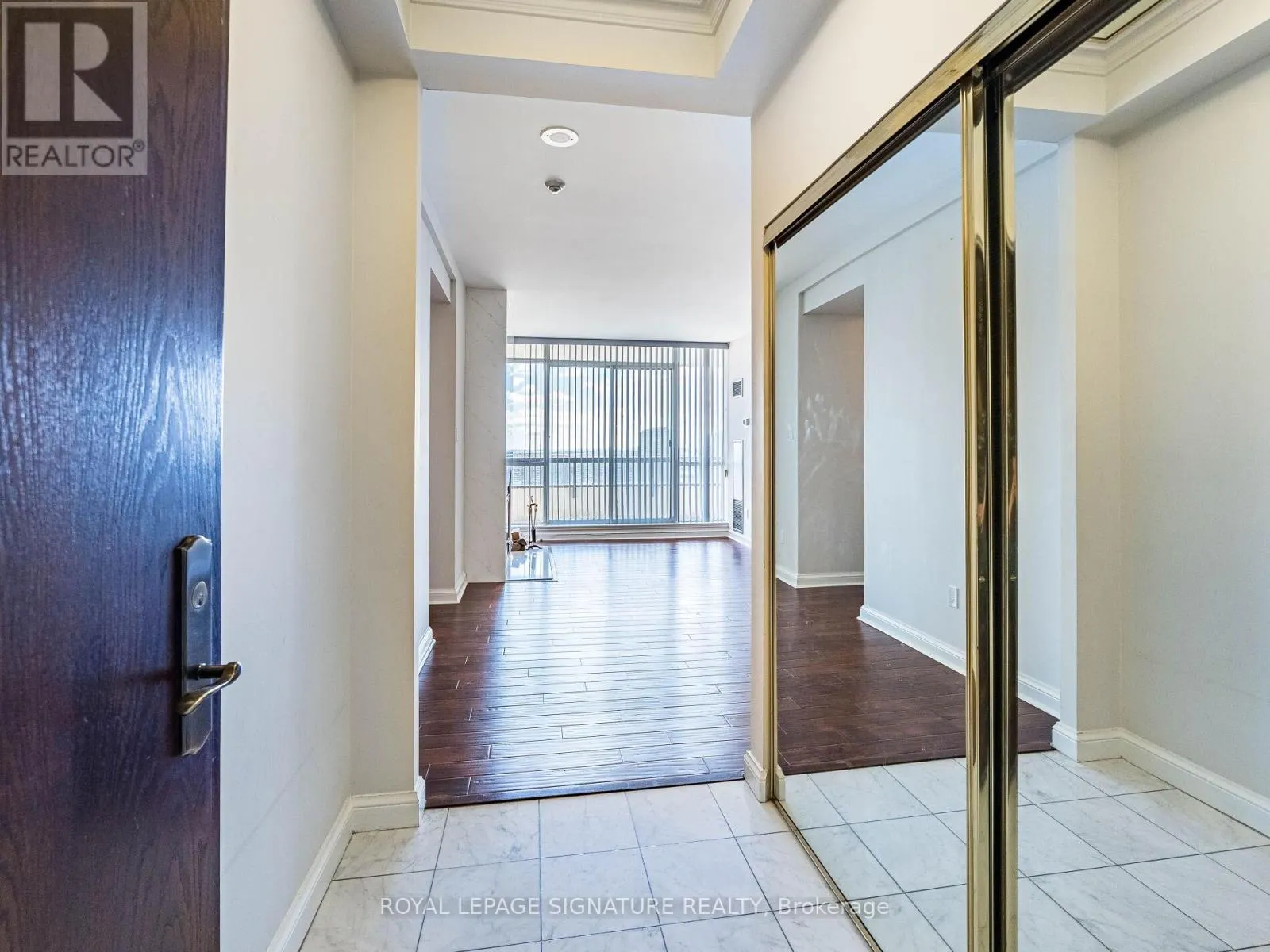 2204 - 24 HANOVER ROAD