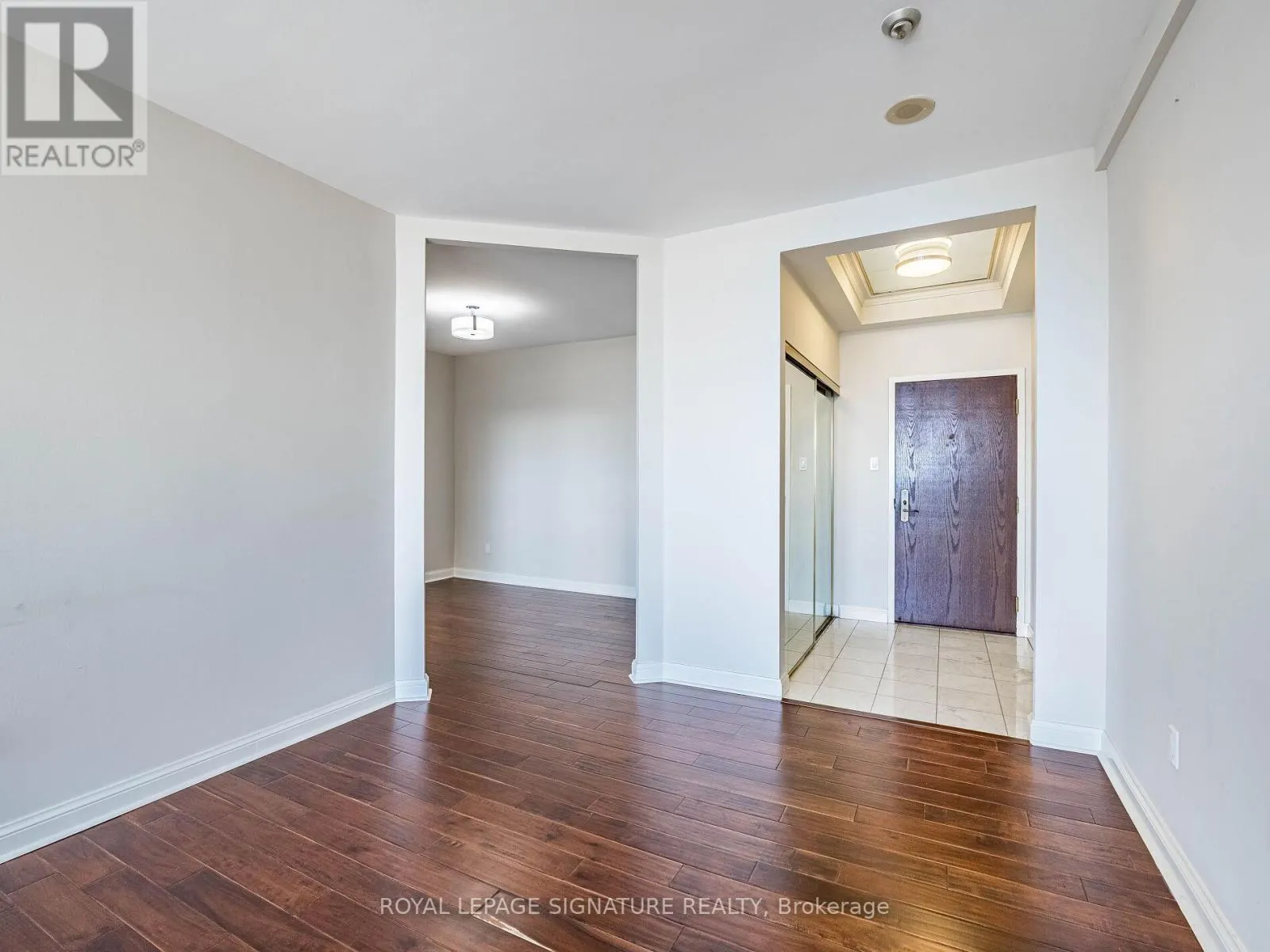 2204 - 24 HANOVER ROAD