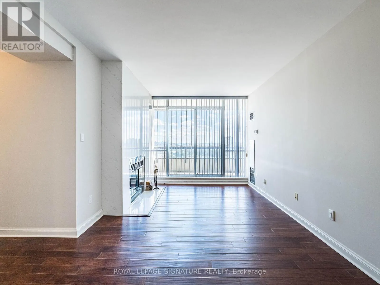 2204 - 24 HANOVER ROAD