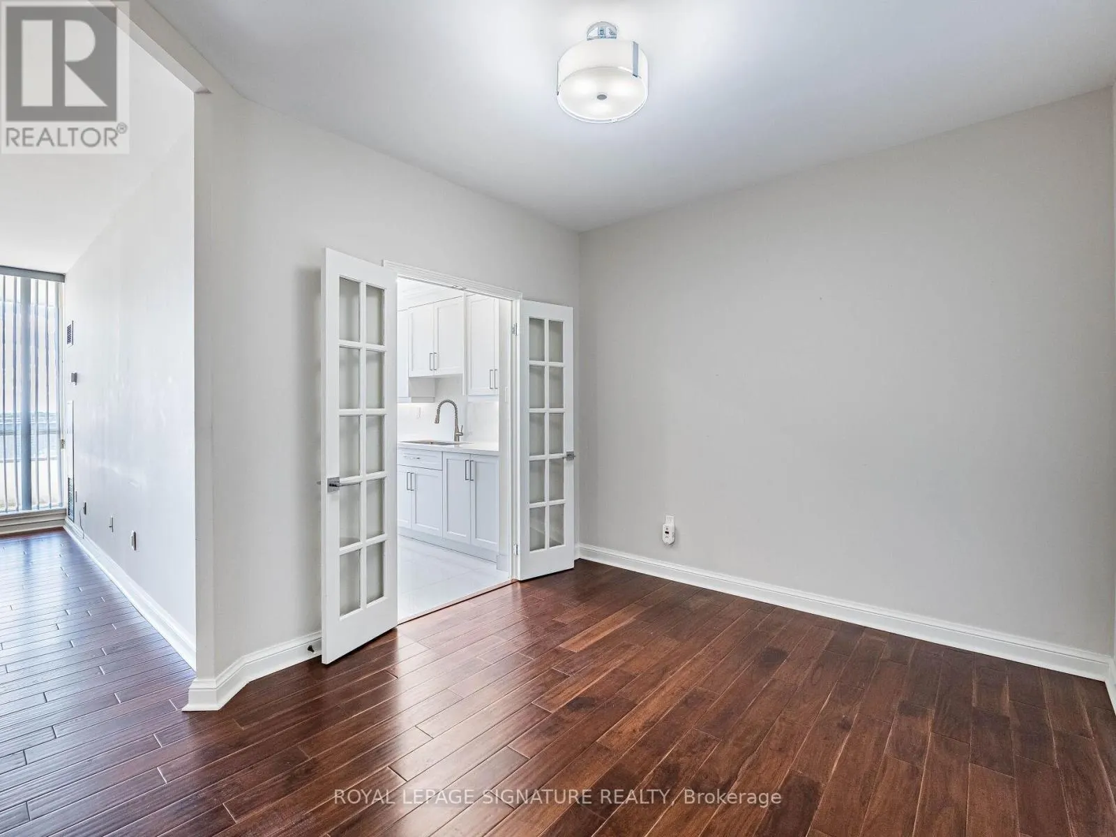 2204 - 24 HANOVER ROAD