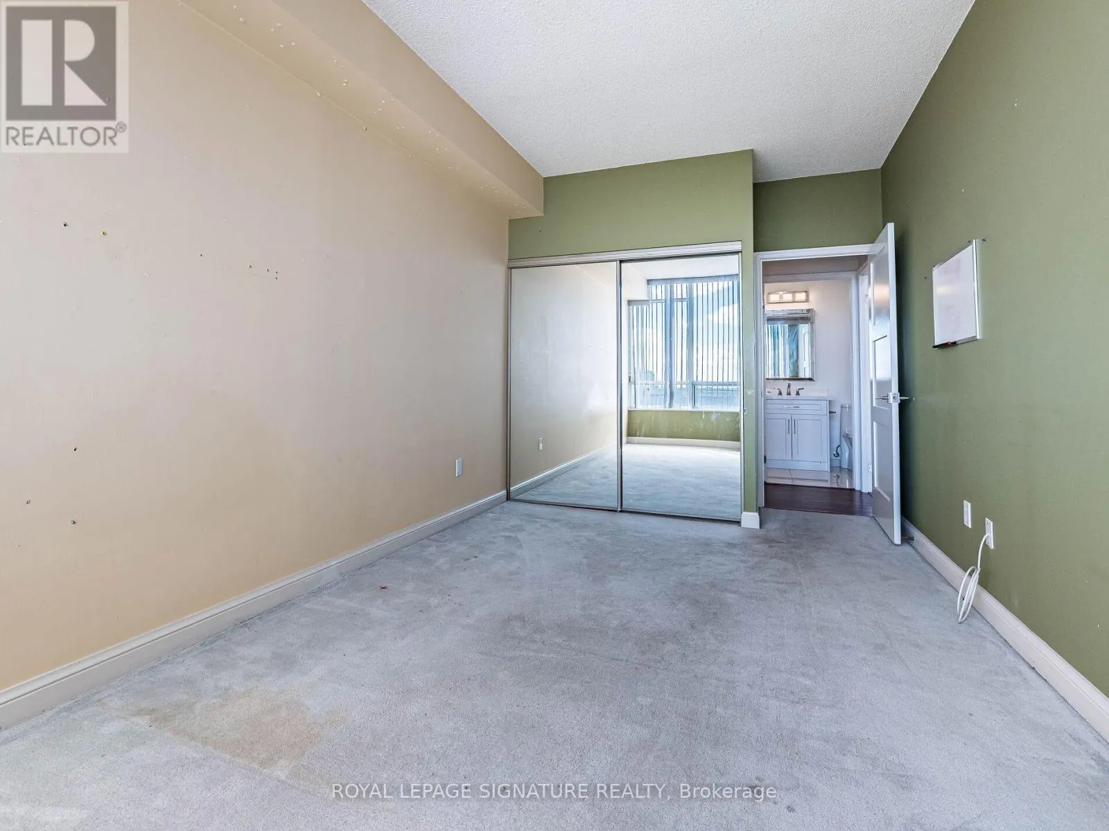 2204 - 24 HANOVER ROAD