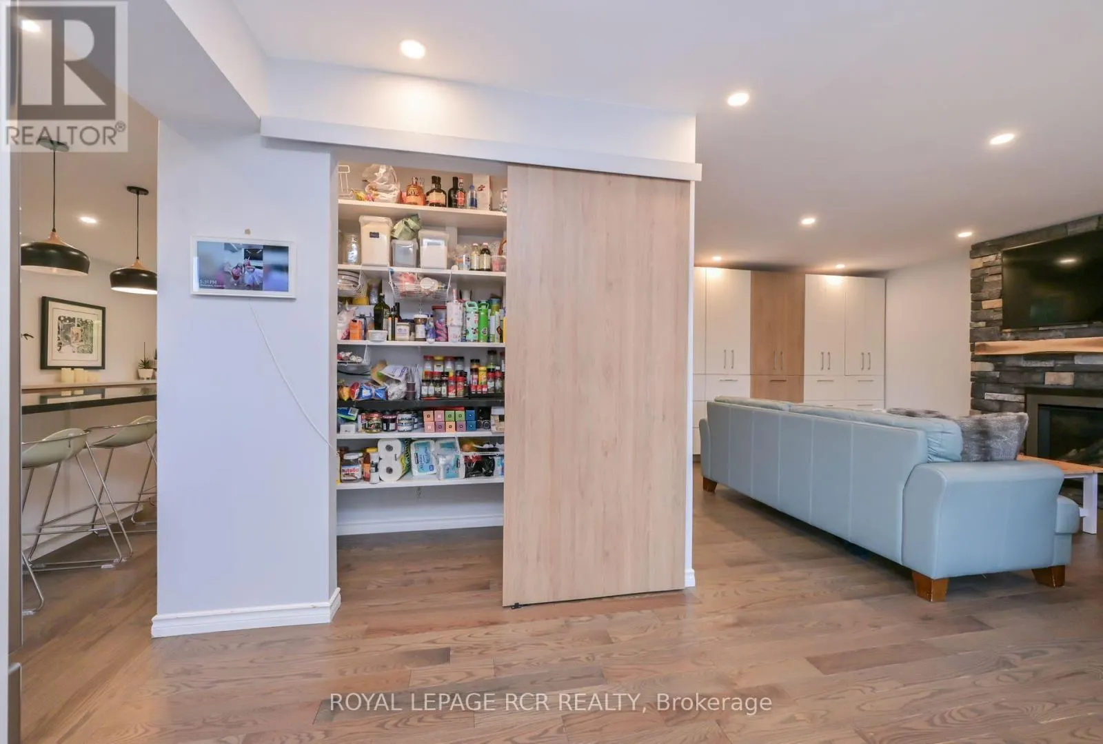 230 BEECHFIELD CRESCENT