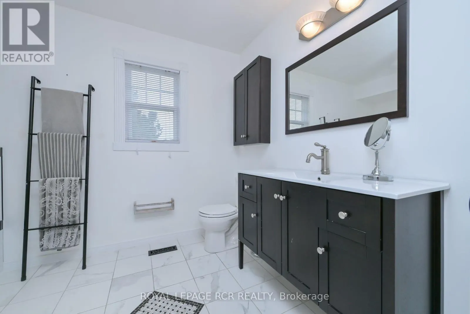 230 BEECHFIELD CRESCENT