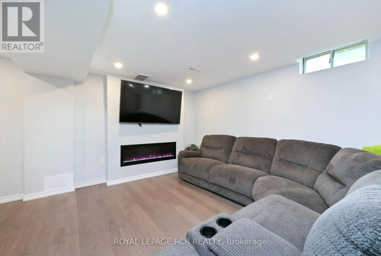 230 BEECHFIELD CRESCENT