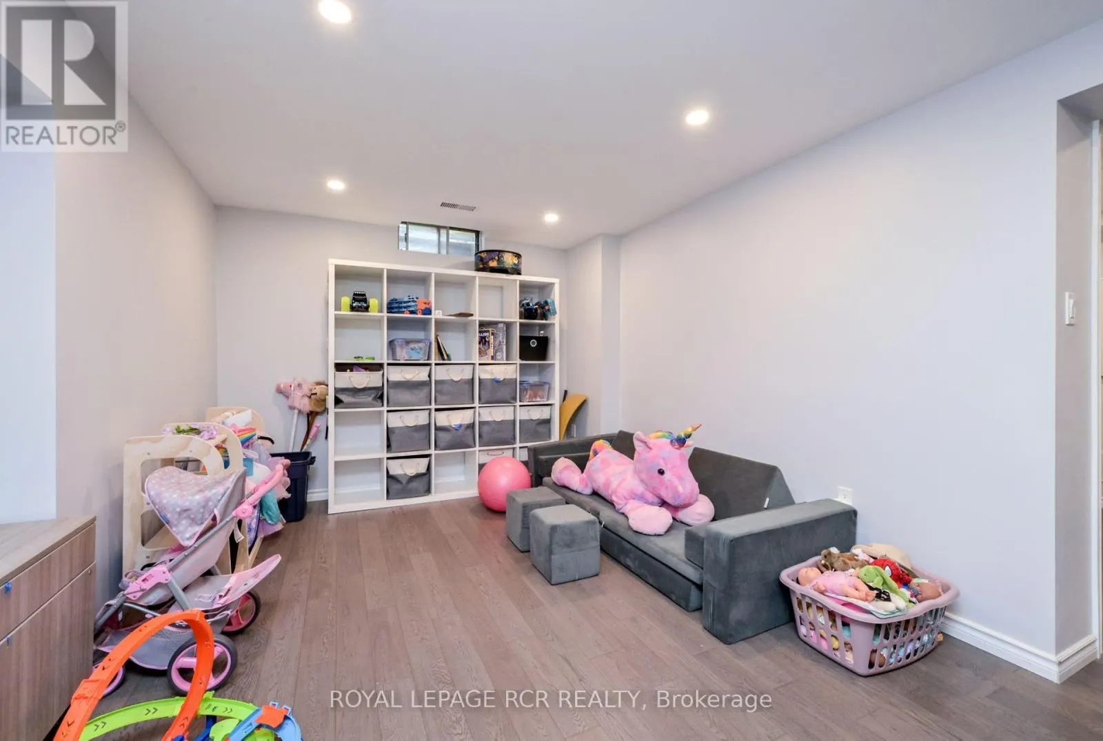 230 BEECHFIELD CRESCENT