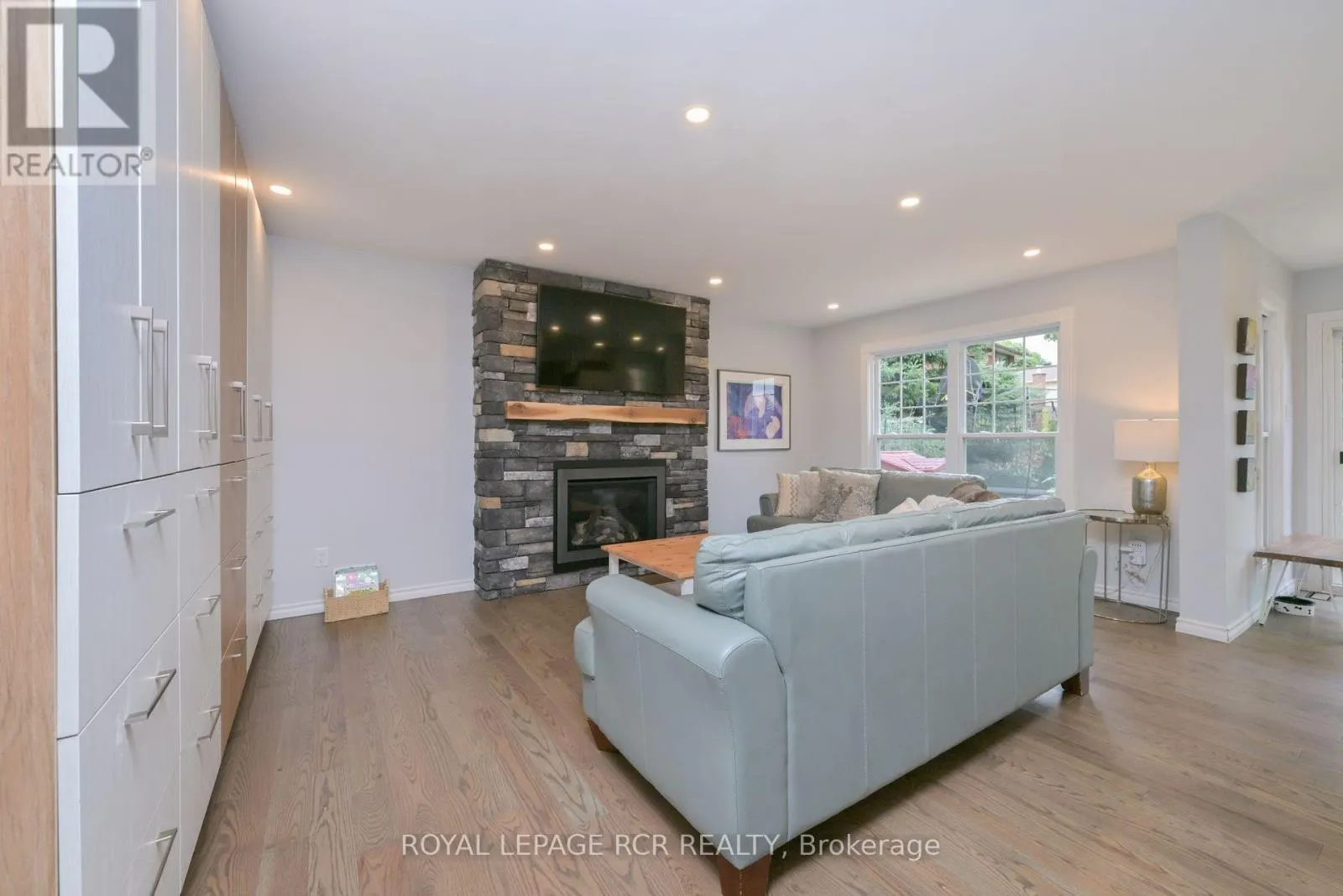 230 BEECHFIELD CRESCENT