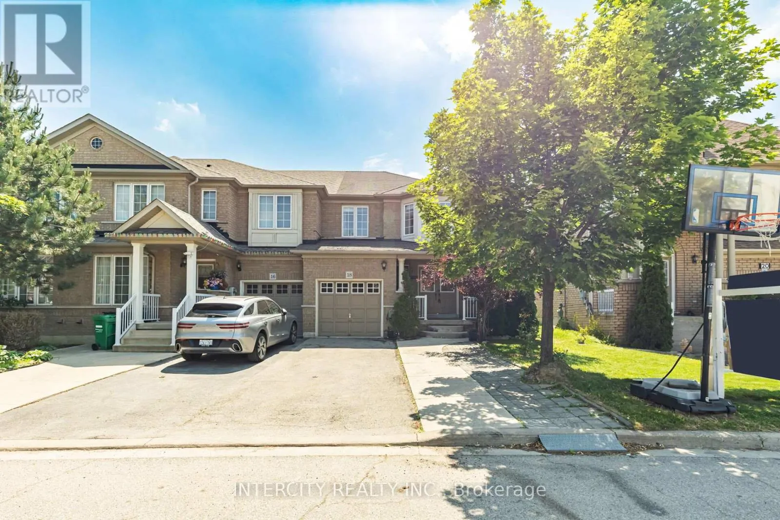 18 SNOWSHOE LANE