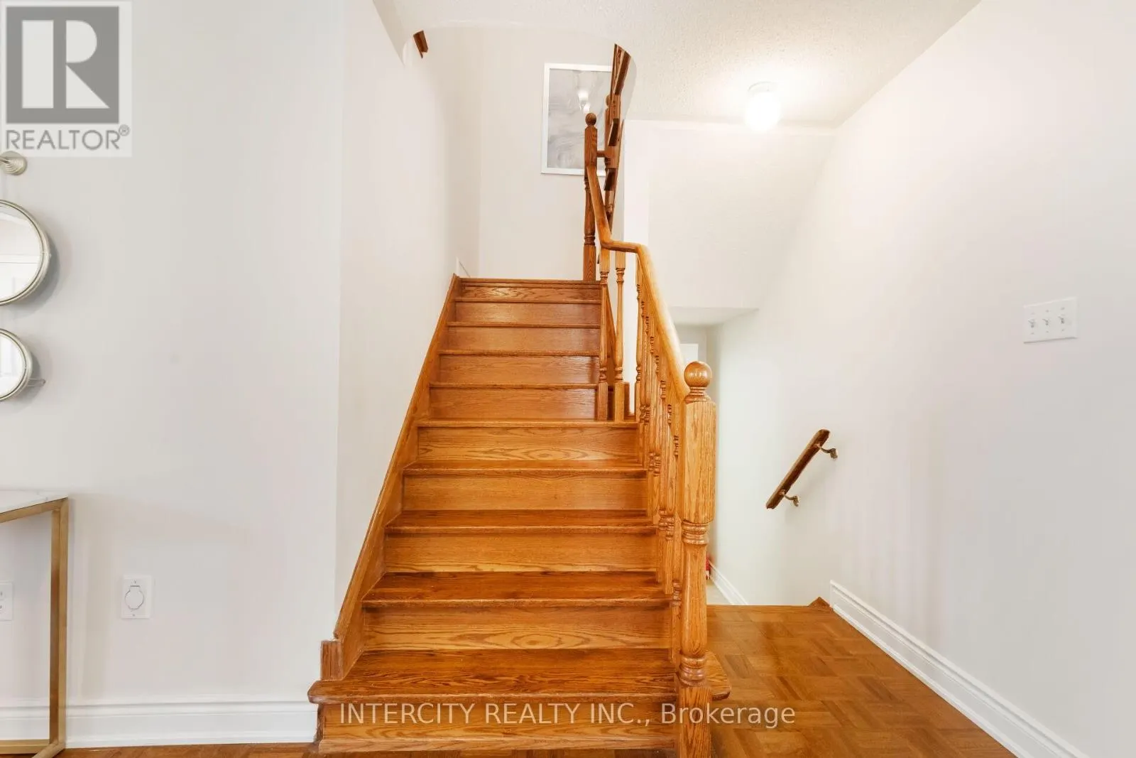 18 SNOWSHOE LANE