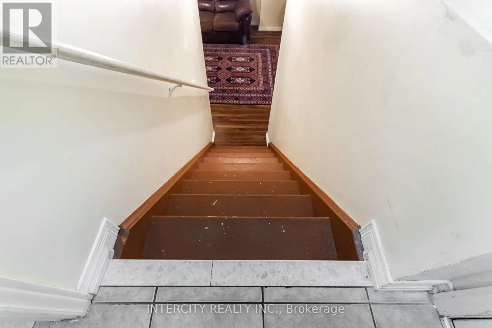 18 SNOWSHOE LANE