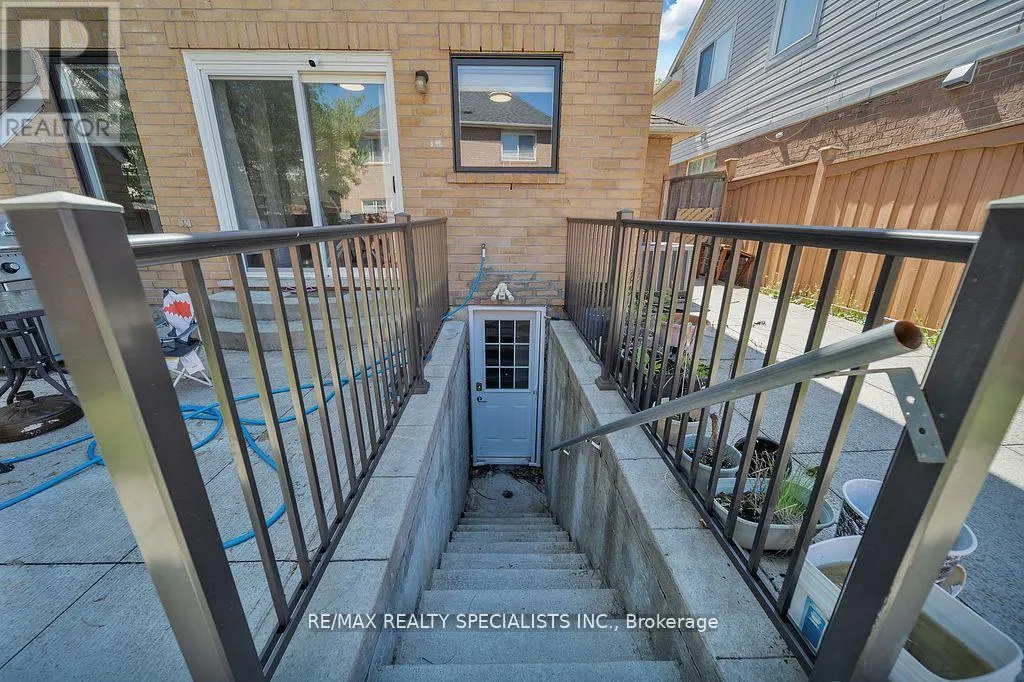 22 CLAYBORNE AVENUE