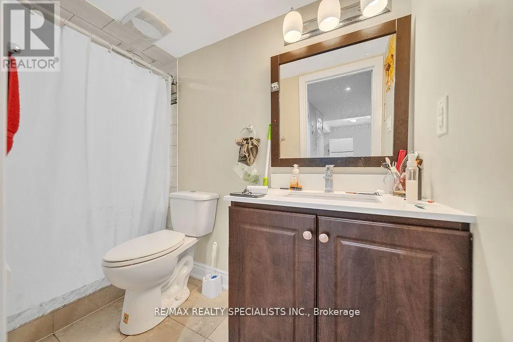 22 CLAYBORNE AVENUE