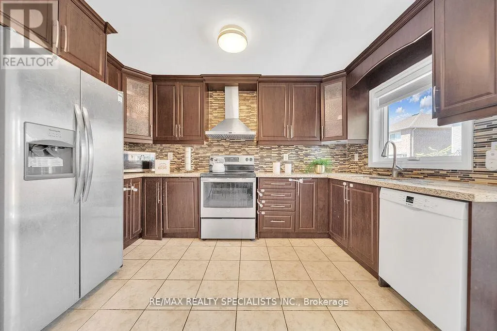 22 CLAYBORNE AVENUE
