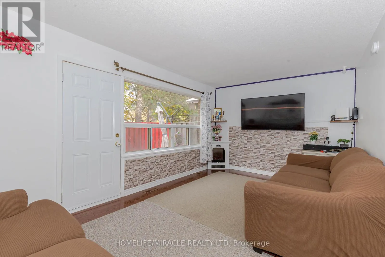 12 - 12 EDEN PARK DRIVE