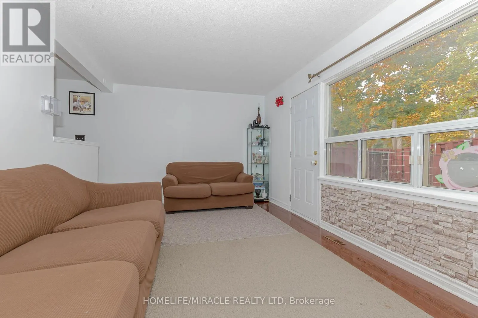 12 - 12 EDEN PARK DRIVE