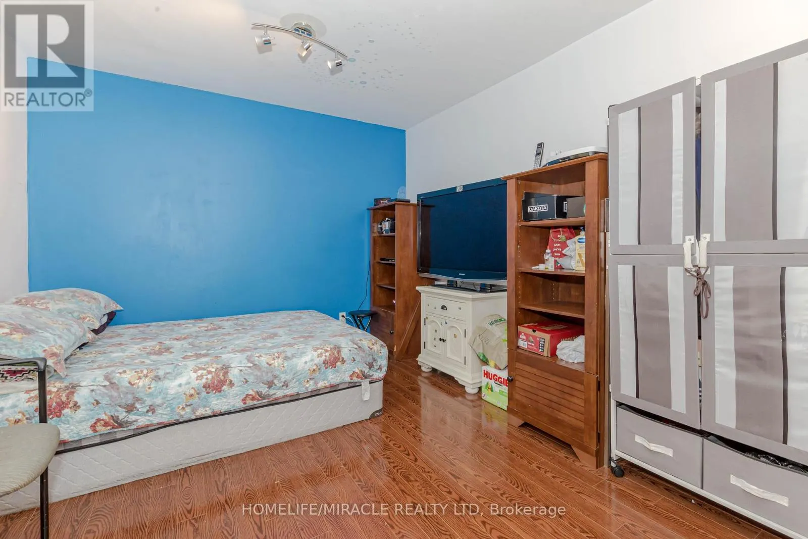 12 - 12 EDEN PARK DRIVE
