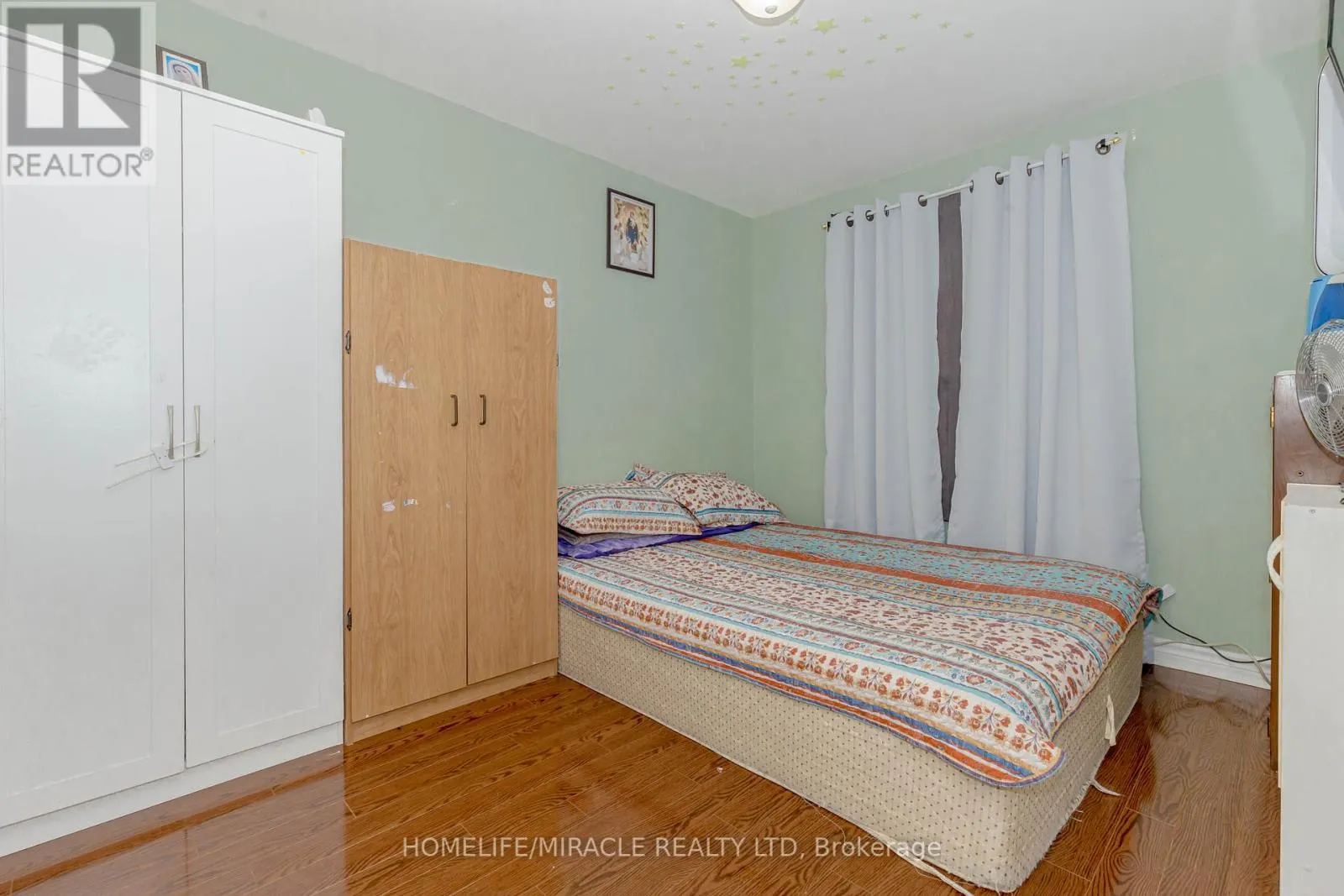 12 - 12 EDEN PARK DRIVE
