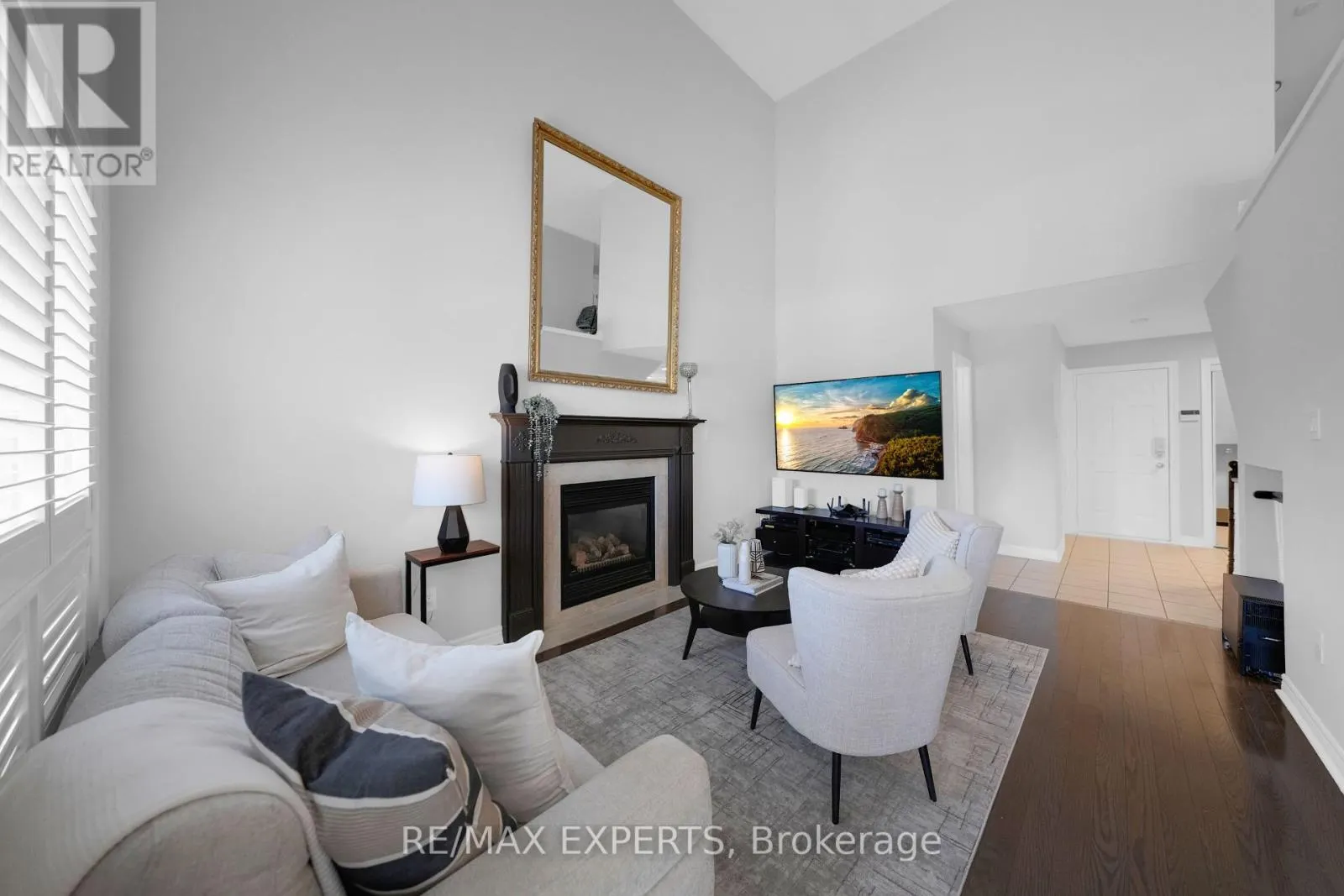 36 COUNTRY STROLL CRESCENT