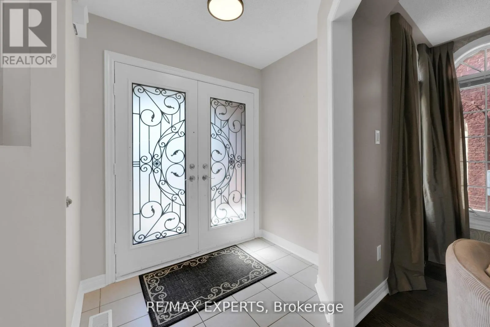 36 COUNTRY STROLL CRESCENT